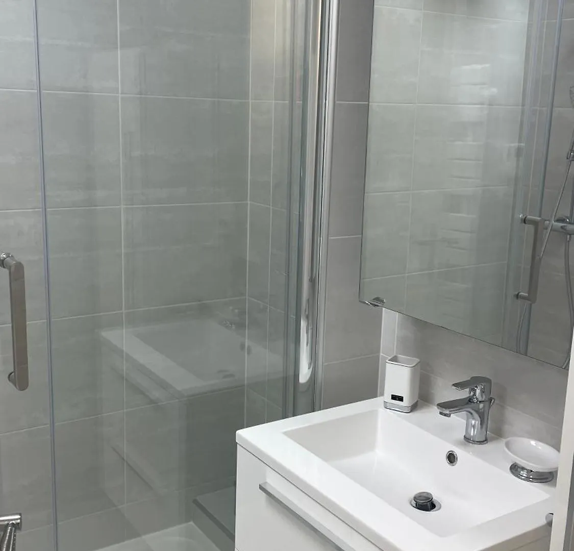 Un Studio De Luxe Les Champs Elysees Париж Апартаменты